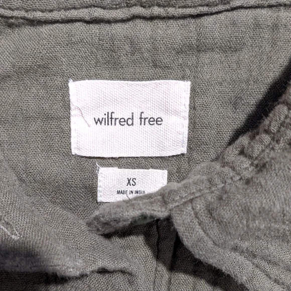 Wilfred Free Olive Cropped Button Down Organic Cotton Shirt - Picture 2 of 5